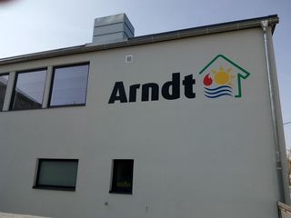 Fassadenbeschriftung Fa. Arndt